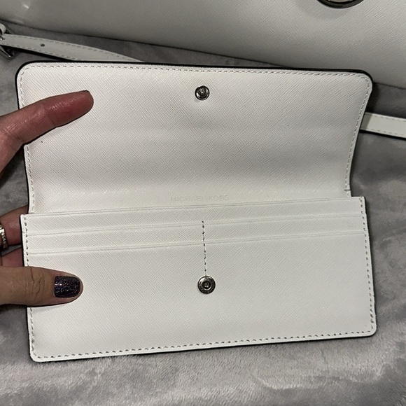 Michael Kors Handbag & Wallet - Picture 2 of 6